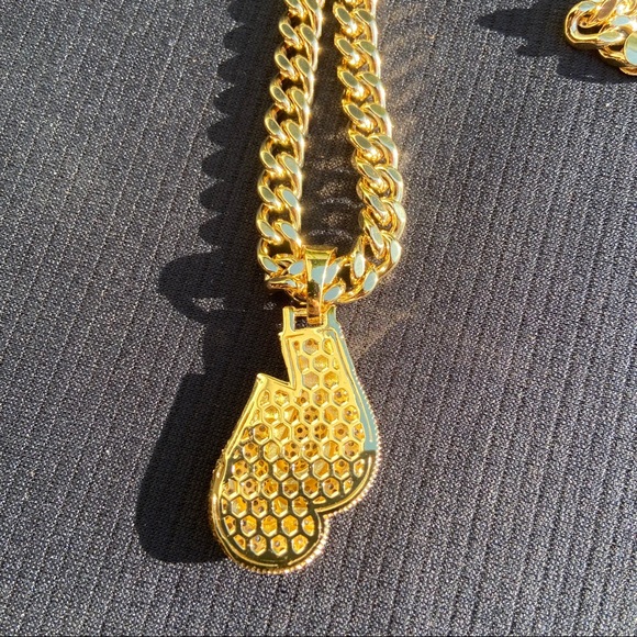 Gold Chain Cuban Necklace 8mm and Icy Boxing Gloves Pendant Set - Picture 5 of 8